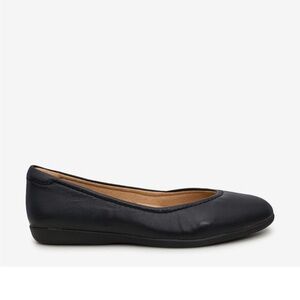 Naturalizer Vivienne black leather ballet flats